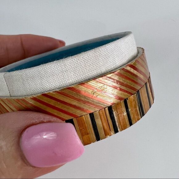 VINTAGE WOODEN CARVED‎ SWAN TRINKET BOX MID CENTURY - Picture 8 of 10